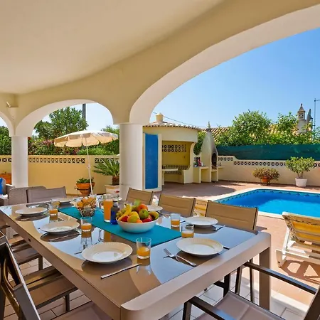 Villa Isabel By *